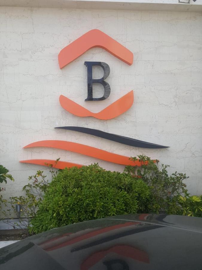 Beva Hotel Sarandë エクステリア 写真
