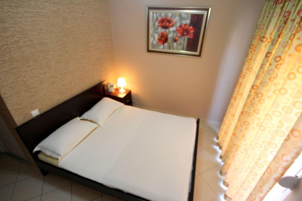 Beva Hotel Sarandë エクステリア 写真