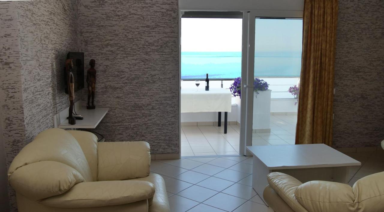 Beva Hotel Sarandë エクステリア 写真