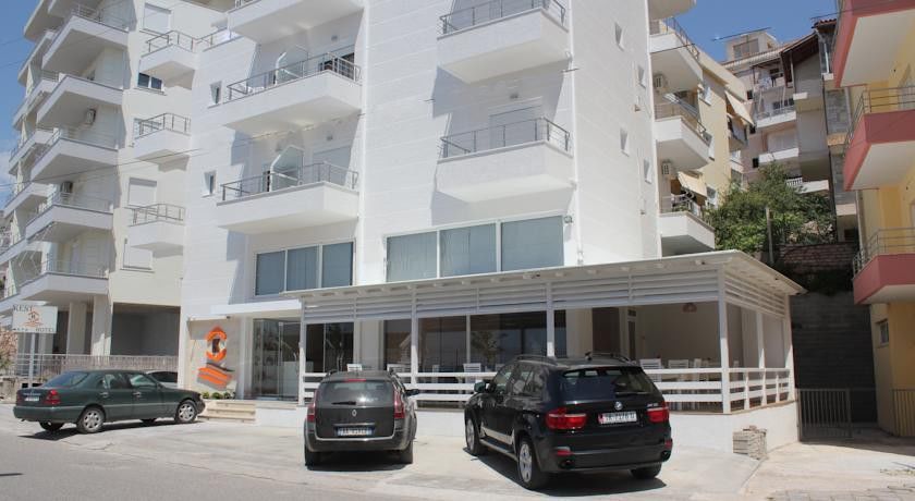 Beva Hotel Sarandë エクステリア 写真