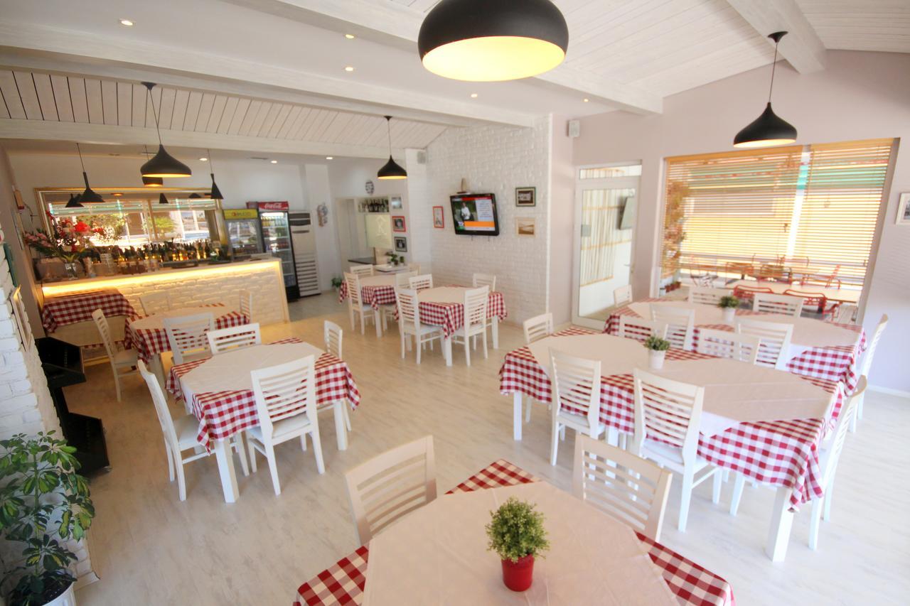 Beva Hotel Sarandë エクステリア 写真